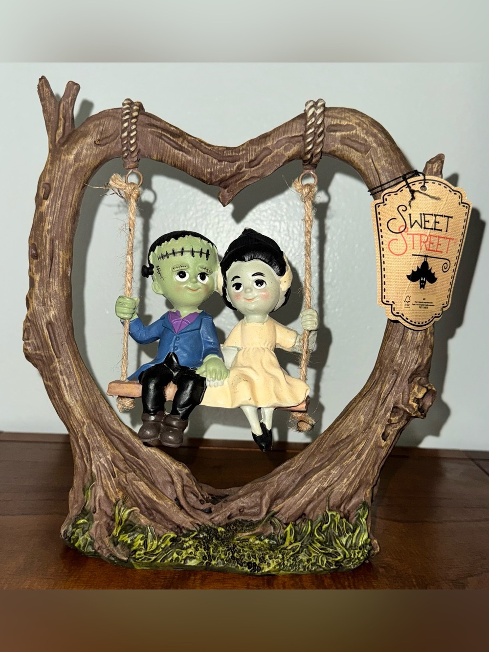 🥰 VIRAL Sweet Street Frankenstein & Bride on Heart Shaped Tree Swing Halloween